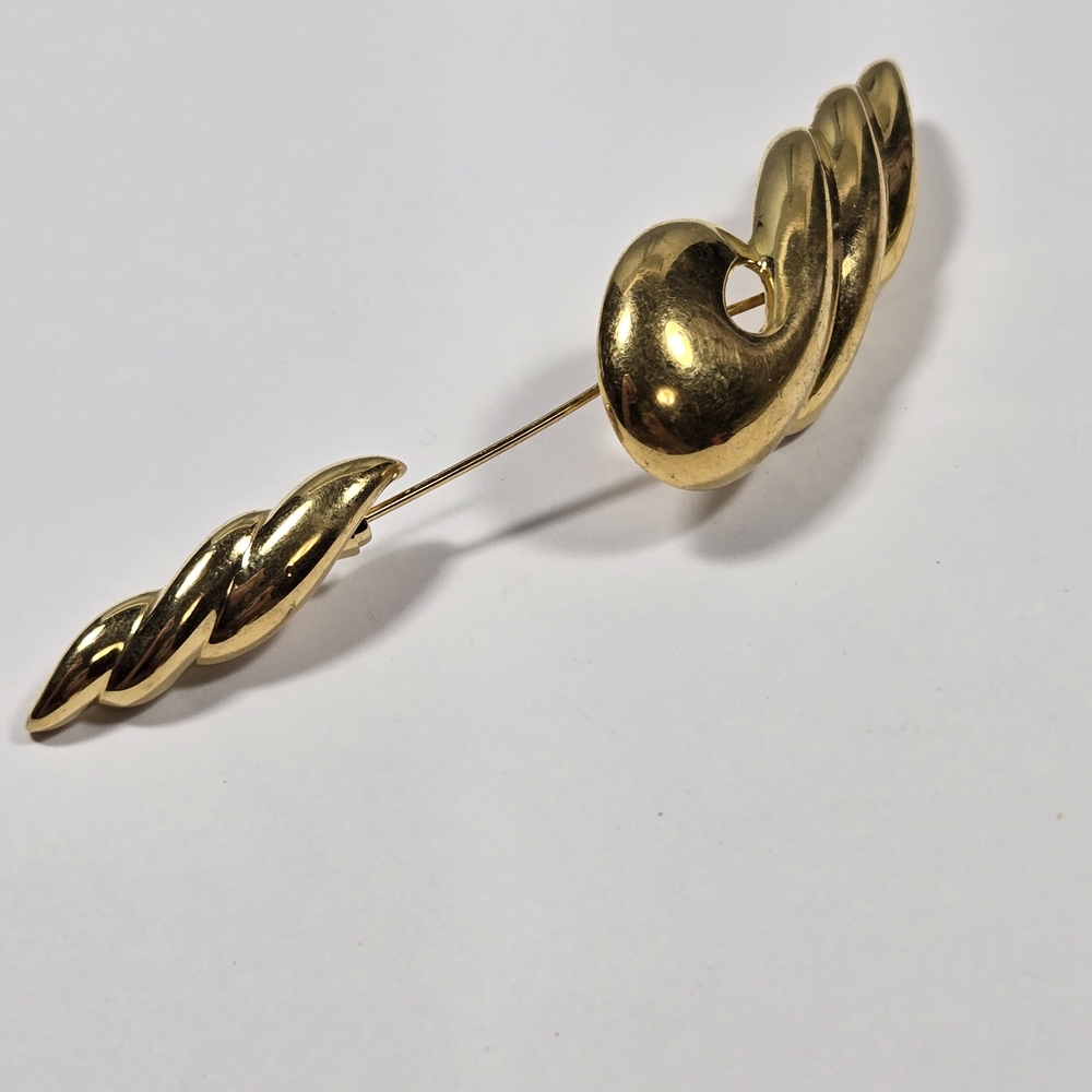 Napier Goldtone Twisted Brooch - Picture 6 of 9
